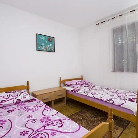 Laurus Apartment